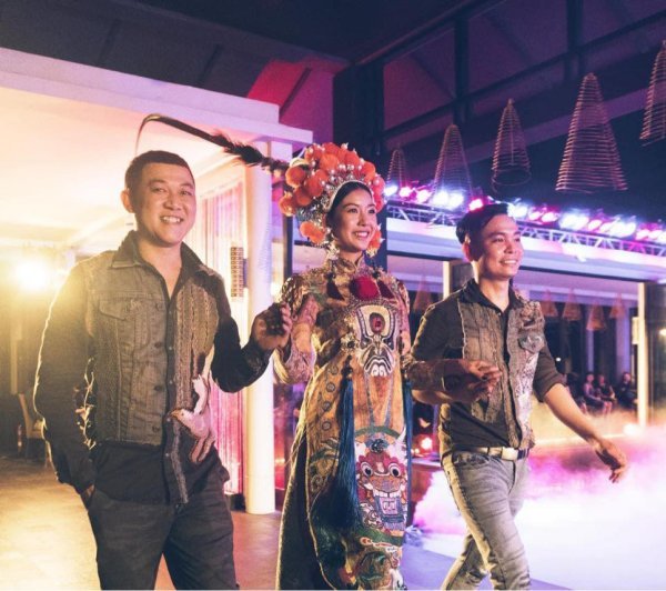 NTK Đặng Thế Huy và NTK Hải Long mong muốn đem nét văn hoá, truyền thống Việt đến gần với bạn bè thế giới.