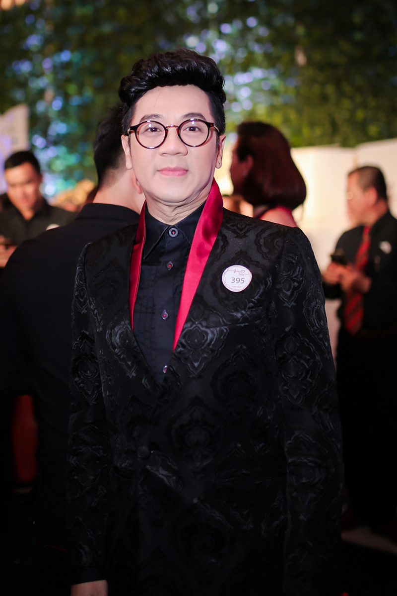  
Nam nghệ sĩ vui vì được đàn em kính trọng. (Ảnh: FB Trấn Thành) - Tin sao Viet - Tin tuc sao Viet - Scandal sao Viet - Tin tuc cua Sao - Tin cua Sao