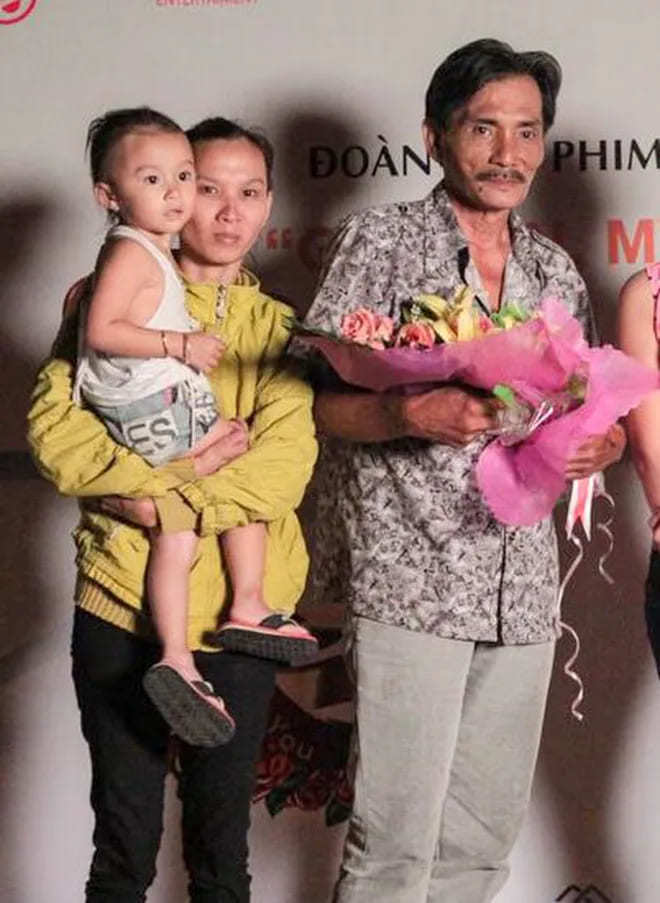  ศิลปิน Thuong Tin อาศัยอยู่กับครอบครัวในชนบท  (ภาพ: Vietnamnet) - Viet Star News - Viet Star News - Viet Star Scandal - ข่าวเซา - ข่าวเซา