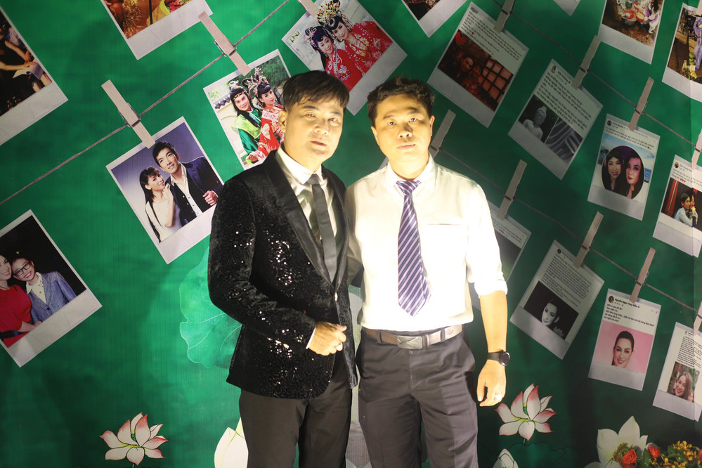  Ca sĩ Chế Thanh cũng đến thắp hương cho Phi Nhung. (Ảnh: Phạm Thành Trung) - Tin sao Viet - Tin tuc sao Viet - Scandal sao Viet - Tin tuc cua Sao - Tin cua Sao