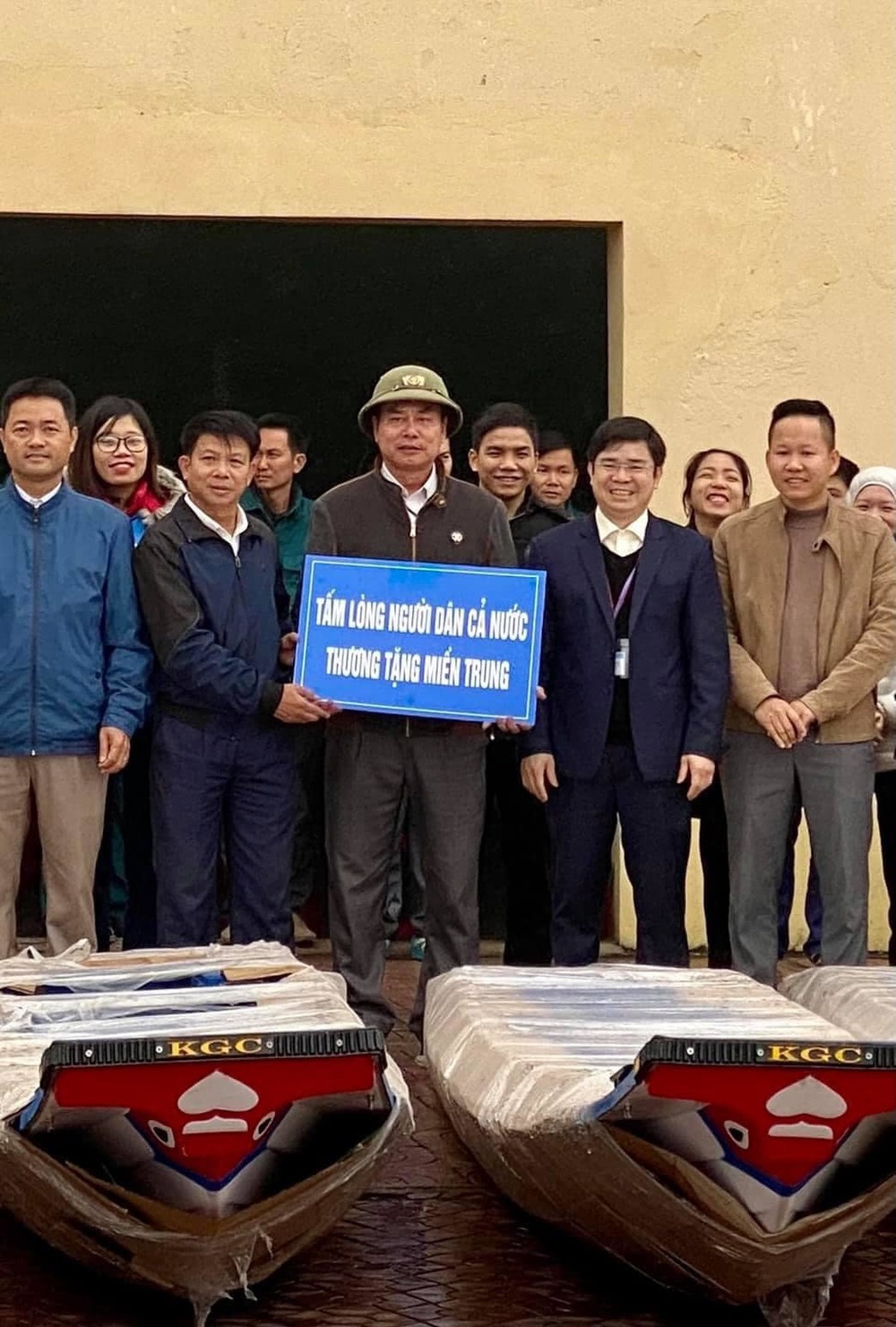  
Đây là tấm lòng người dân cả nước hướng về miền Trung. (Ảnh: FB Thủy Tiên) - Tin sao Viet - Tin tuc sao Viet - Scandal sao Viet - Tin tuc cua Sao - Tin cua Sao