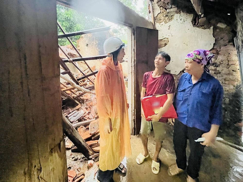  
Thủy Tiên không quên thăm hỏi tình hình của bà con. (Ảnh: FB Thủy Tiên) - Tin sao Viet - Tin tuc sao Viet - Scandal sao Viet - Tin tuc cua Sao - Tin cua Sao
