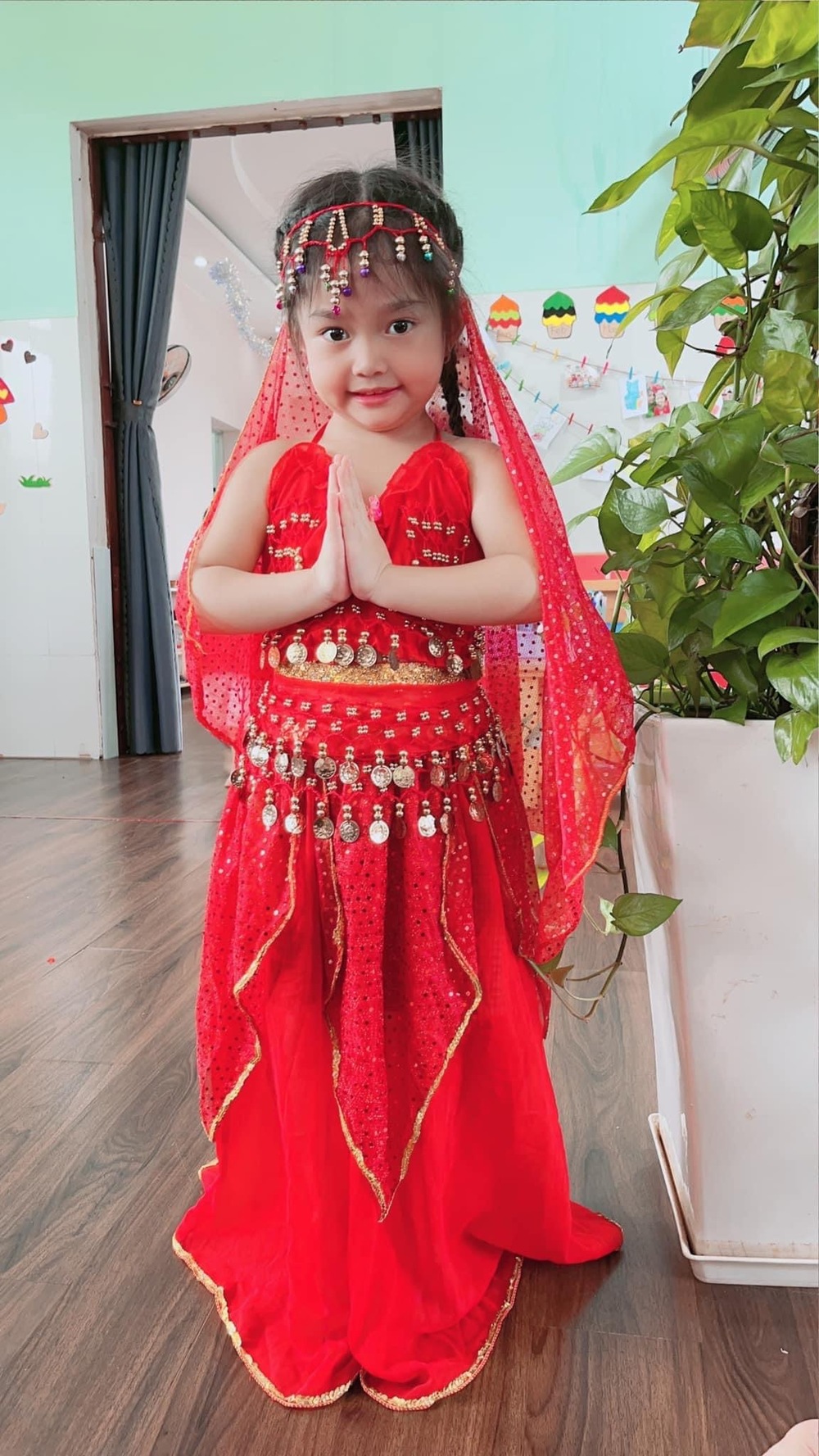  
Con gái lớn xinh xắn Bảo Ngọc được bố mẹ đầu tư ngay từ khi còn bé. - Tin sao Viet - Tin tuc sao Viet - Scandal sao Viet - Tin tuc cua Sao - Tin cua Sao