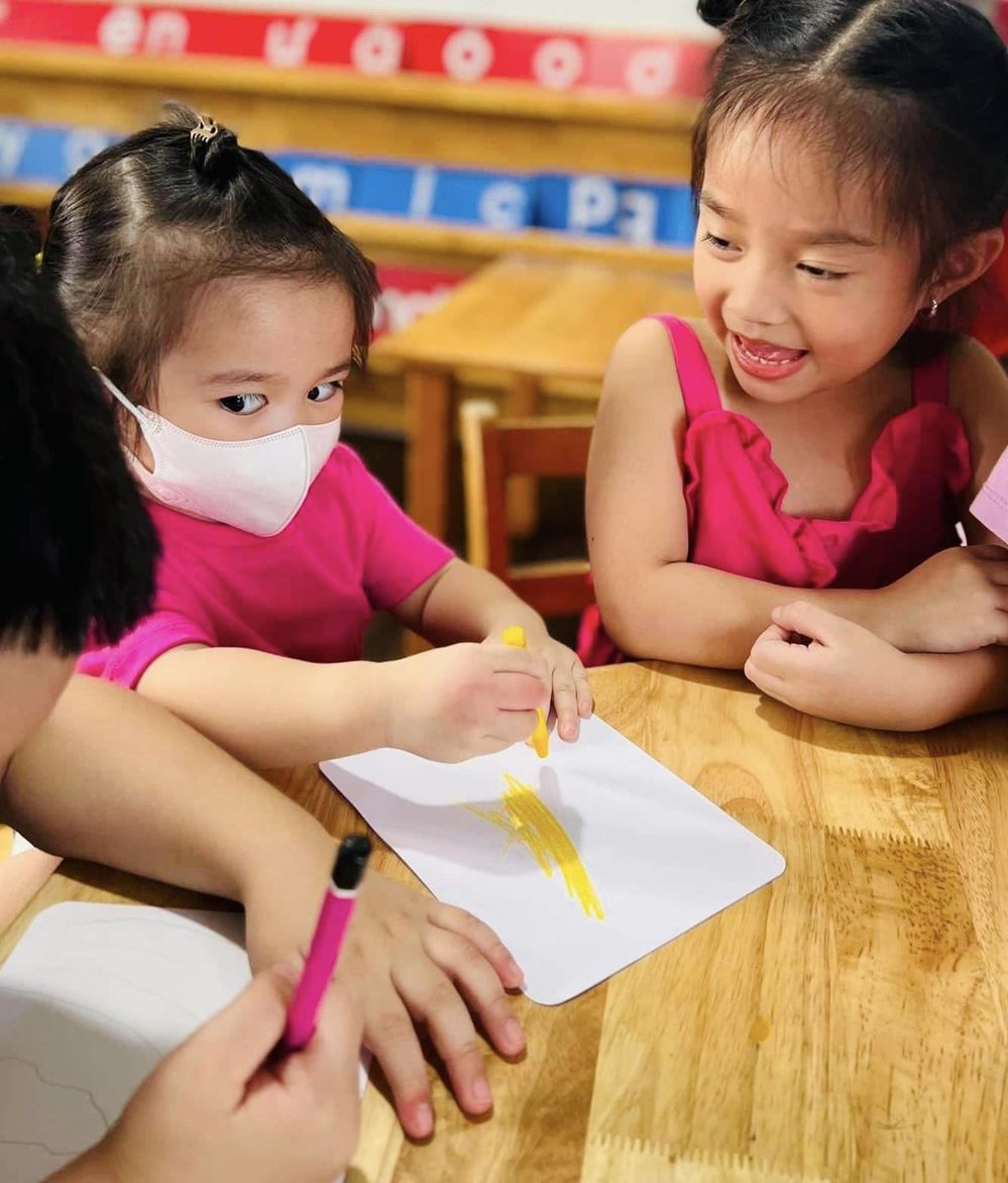  
Nhóc tỳ có nhiều nét giống hai chị khiến khán giả cười ngất. (Ảnh: FB Lê Dương Bảo Lâm) - Tin sao Viet - Tin tuc sao Viet - Scandal sao Viet - Tin tuc cua Sao - Tin cua Sao