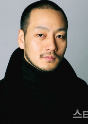    Nam diễn viên ít có cơ hội đóng chính trước Prison Playbook. 