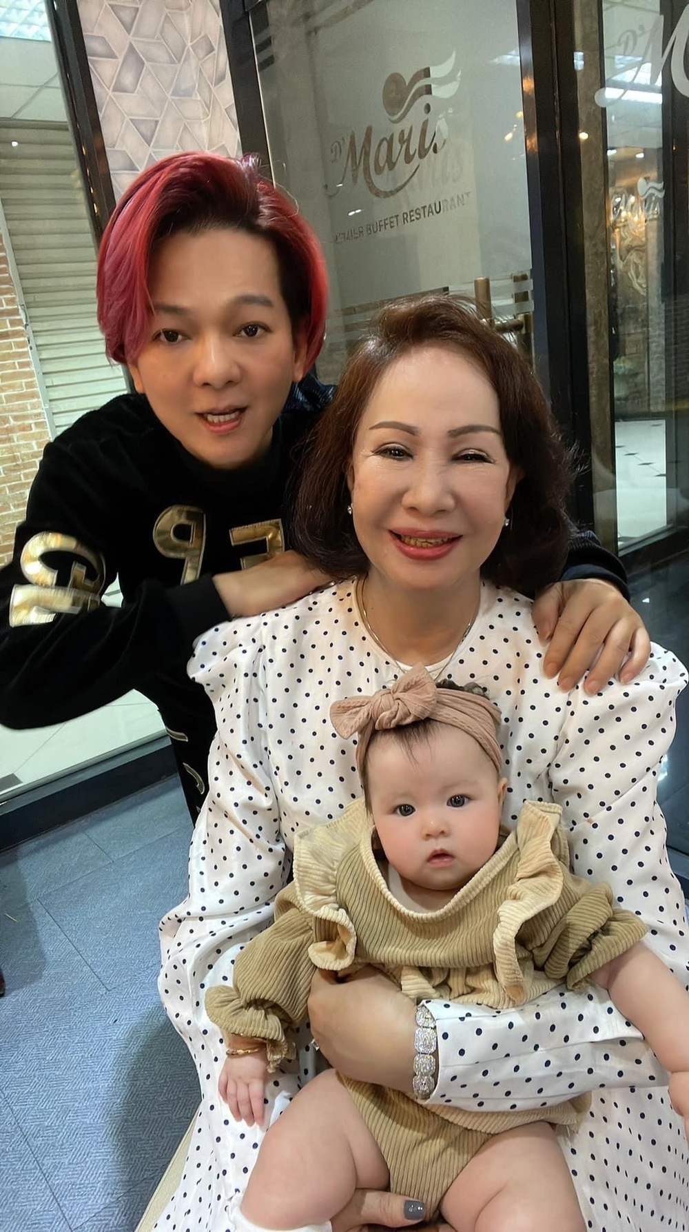  
Hôn nhân 30 năm không có con nhưng có cháu khuây khoải. - Tin sao Viet - Tin tuc sao Viet - Scandal sao Viet - Tin tuc cua Sao - Tin cua Sao