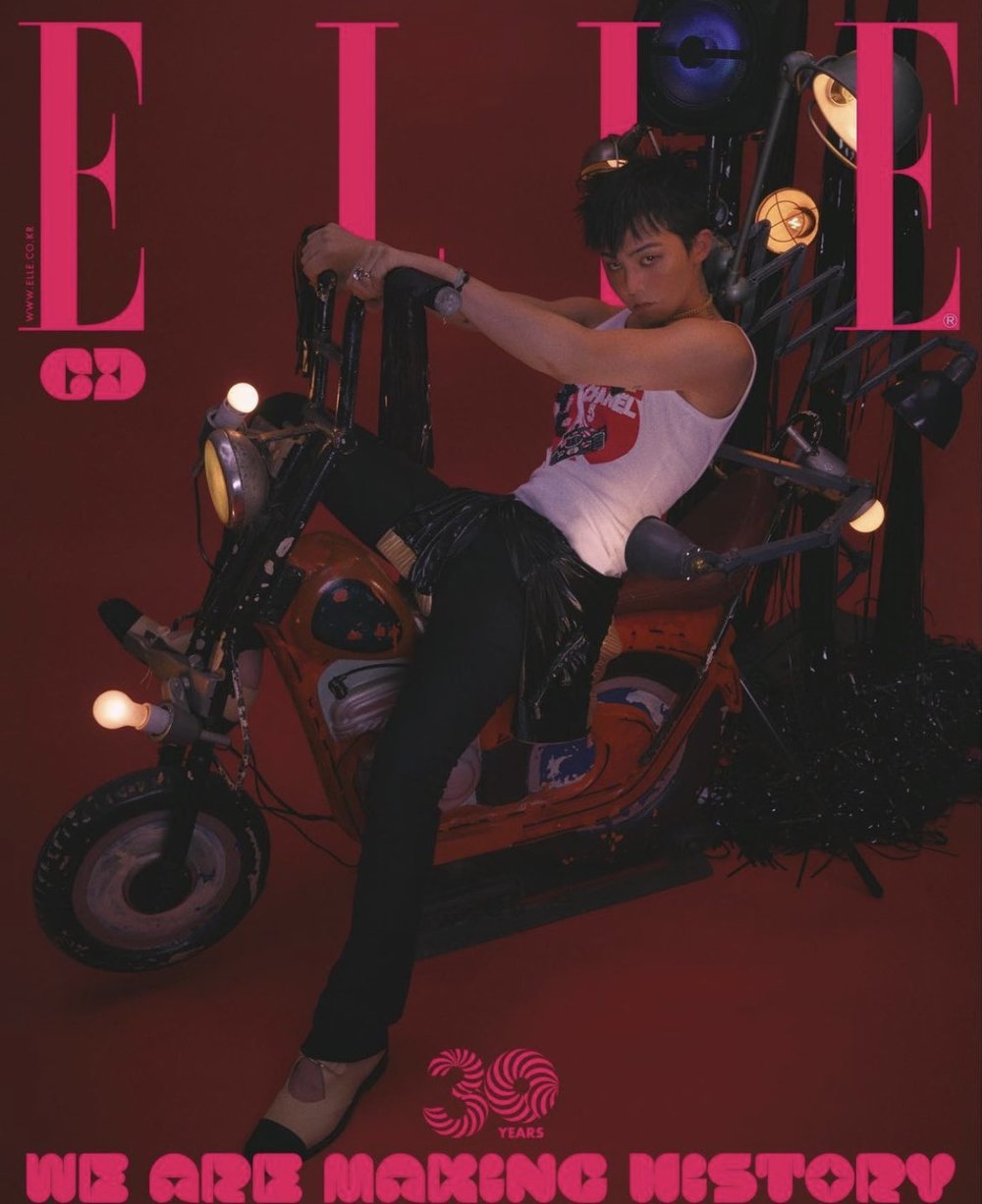  
G-Dragon xuất thần trên bìa tạp chí Elle số kỷ niệm 30 năm. (Ảnh: Instagram @ellekorea)