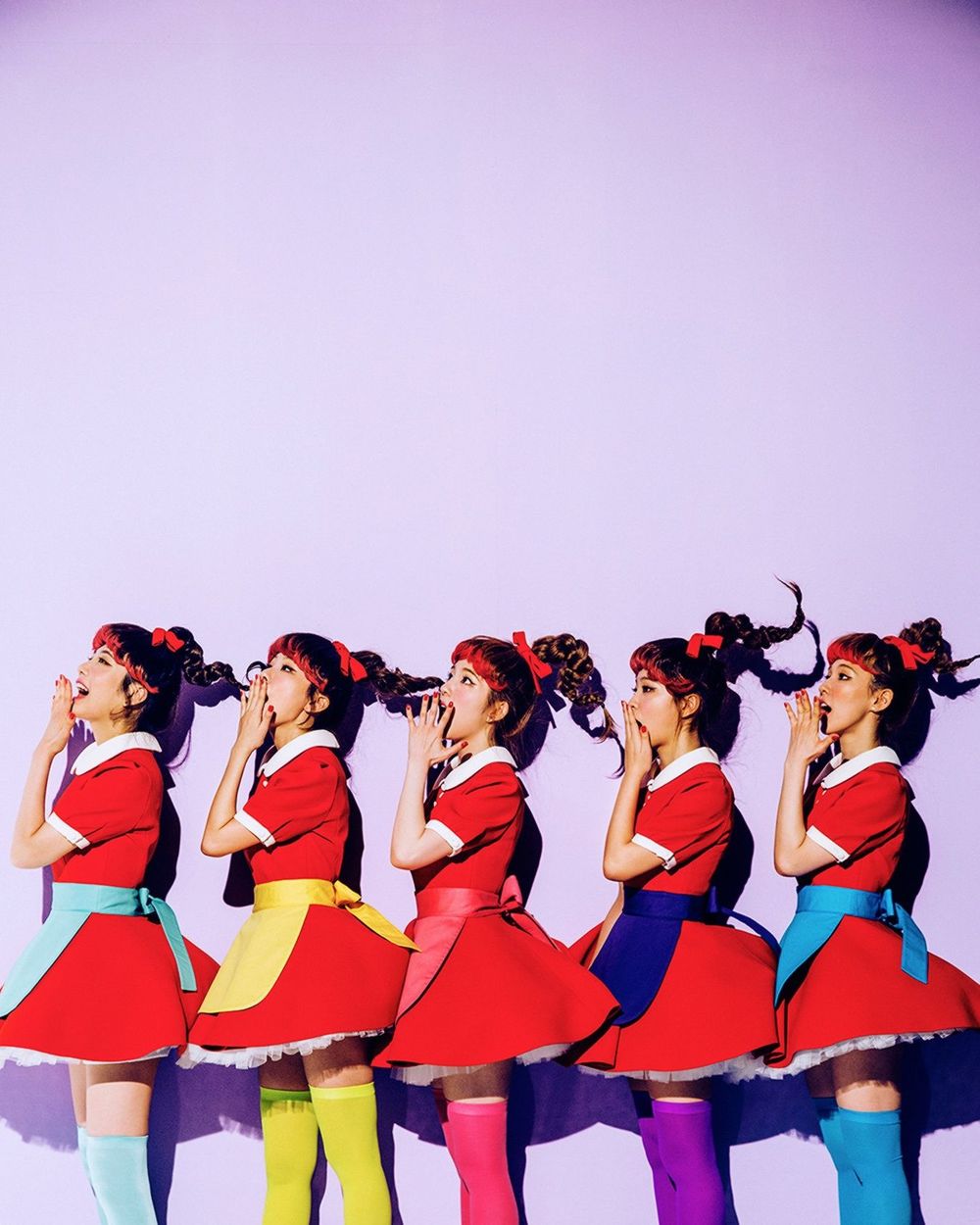    Red Velvet giống như chị em sinh 5 trong khoảnh khắc gây "lú" này. (Ảnh: Pinterest)