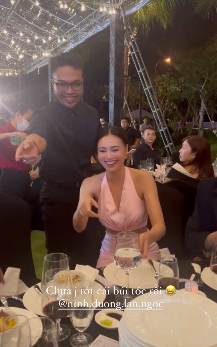    Biểu cảm thẹn thùng của người đẹp khiến fan thích thú. (Ảnh: Instagram phambaoluan)