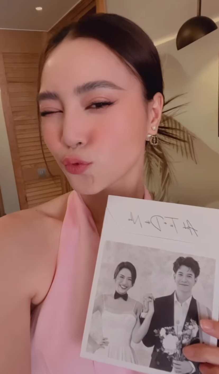    Ninh Dương Lan Ngọc rạng rỡ trước khi dự hôn lễ đồng nghiệp. (Ảnh: Chụp màn hình FB Ninh Dương Lan Ngọc)