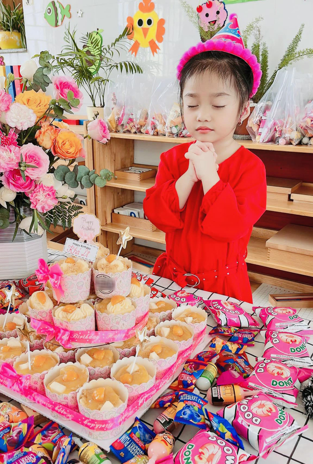 Lê Dương Bảo Lâm chi 10 triệu tổ chức sinh nhật cho con gái ở lớp học