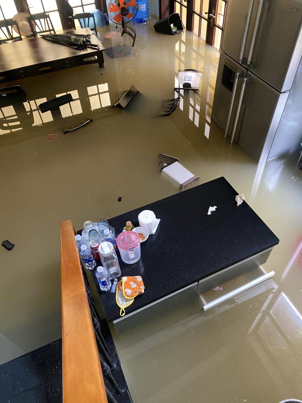  
Biệt thự 21 tỷ đồng ở Huế của Long Nhật bị chìm trong nước do lũ. (Ảnh: FB Long Nhật) - Tin sao Viet - Tin tuc sao Viet - Scandal sao Viet - Tin tuc cua Sao - Tin cua Sao