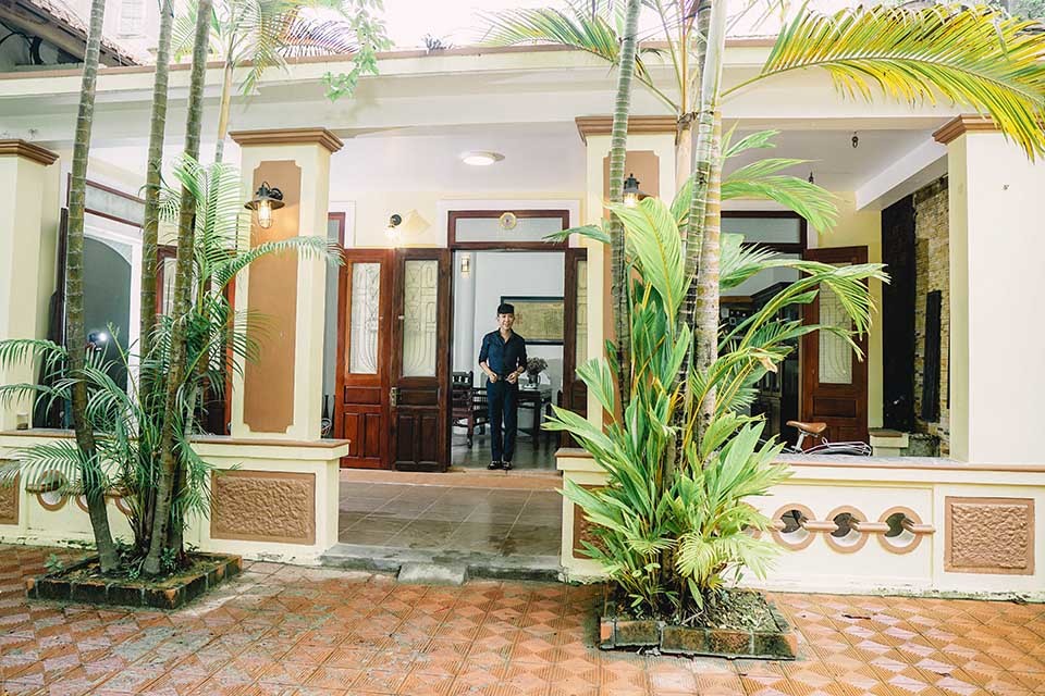  
Biệt thự của nam ca sĩ nằm ngay giữa vùng đất cố đô Huế và có giá trị đắt đỏ. (Ảnh: FB Long Nhật) - Tin sao Viet - Tin tuc sao Viet - Scandal sao Viet - Tin tuc cua Sao - Tin cua Sao