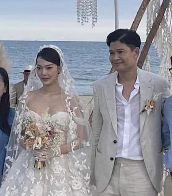  Cô may mắn được ông xã cưng chiều hết mực. (Ảnh: 24h) - Tin sao Viet - Tin tuc sao Viet - Scandal sao Viet - Tin tuc cua Sao - Tin cua Sao