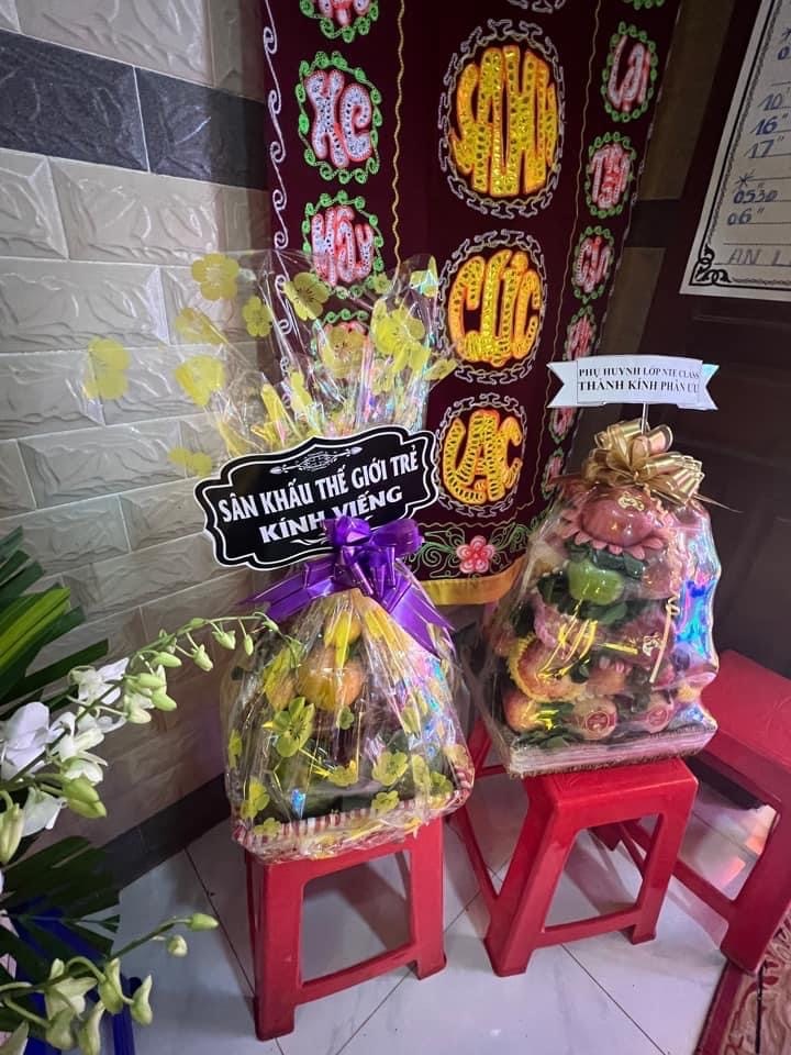  
Tất cả thành viên gia đình đều vô cùng thương xót trước sự ra đi của bà. - Tin sao Viet - Tin tuc sao Viet - Scandal sao Viet - Tin tuc cua Sao - Tin cua Sao