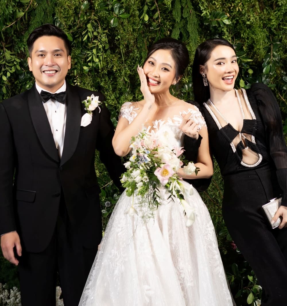  Nhã Phương lên đồ sành điệu nhưng không lấn át cô dâu. (Ảnh: Nhân vật cung cấp)