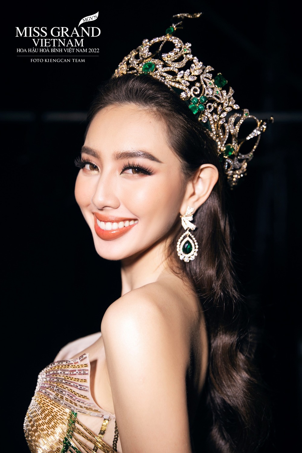 Nhan sắc Thùy Tiên cũng