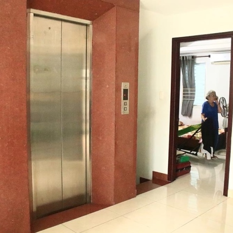  
Ngôi nhà có thang máy để nữ nghệ sĩ tiện di chuyển. (Ảnh: VTC)