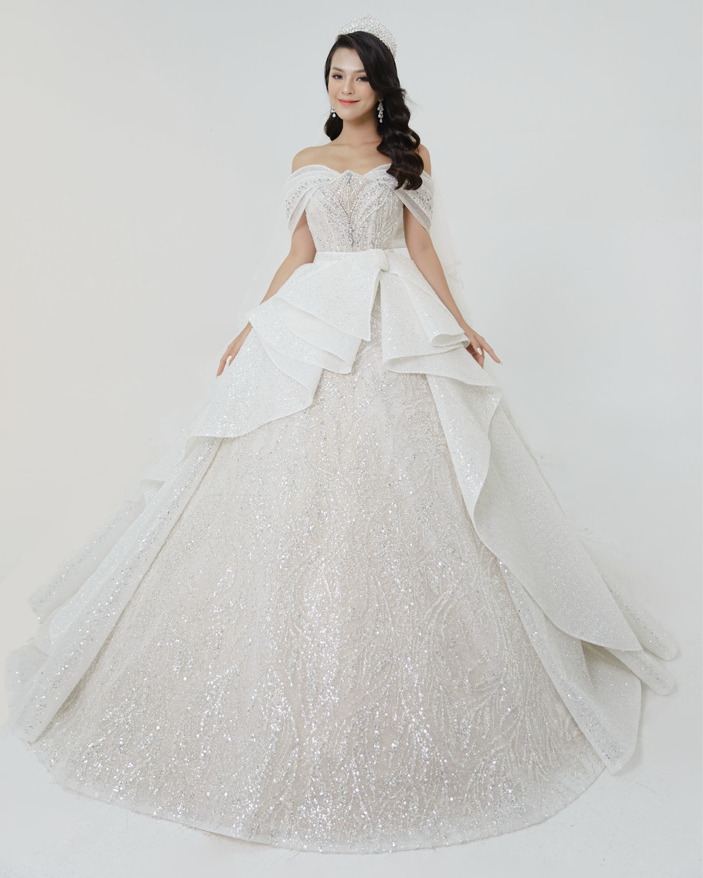 Cách chọn thiết kế váy cưới đẹp 2022 phù hợp cho nàng dâu toả sáng