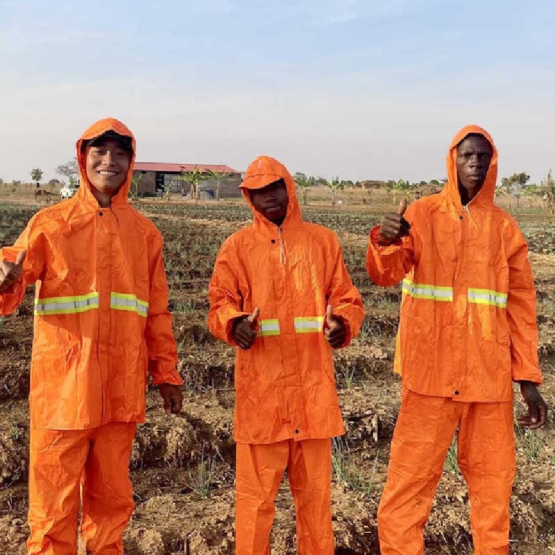 Phản ứng của bà con châu Phi khi được lần đầu ăn thử ngô nếp Việt Nam