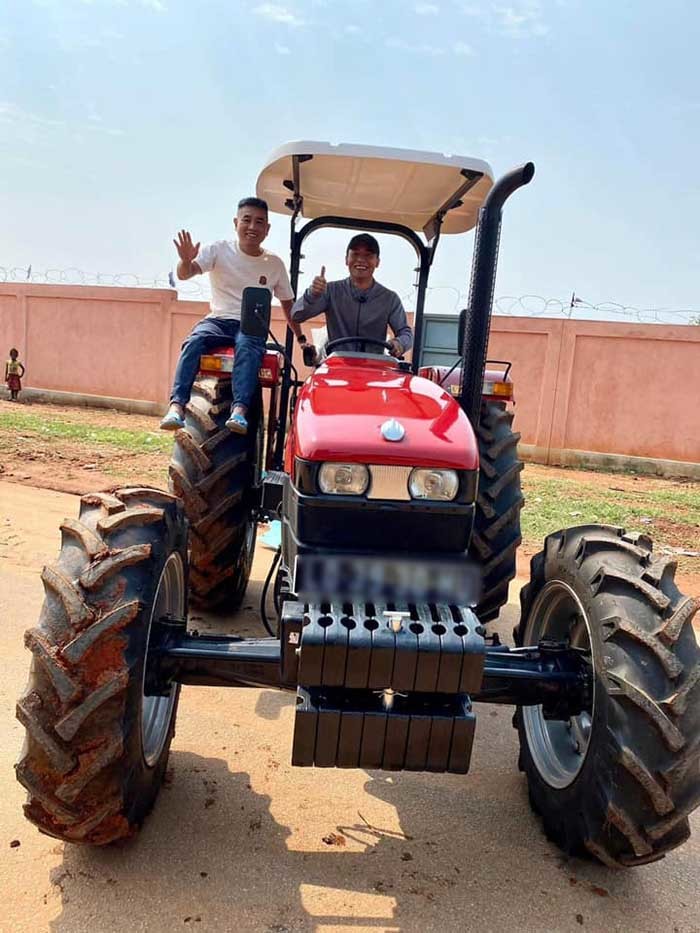 Quang Linh khoe cảnh trang trại đẹp như tranh sau khi dùng máy cày