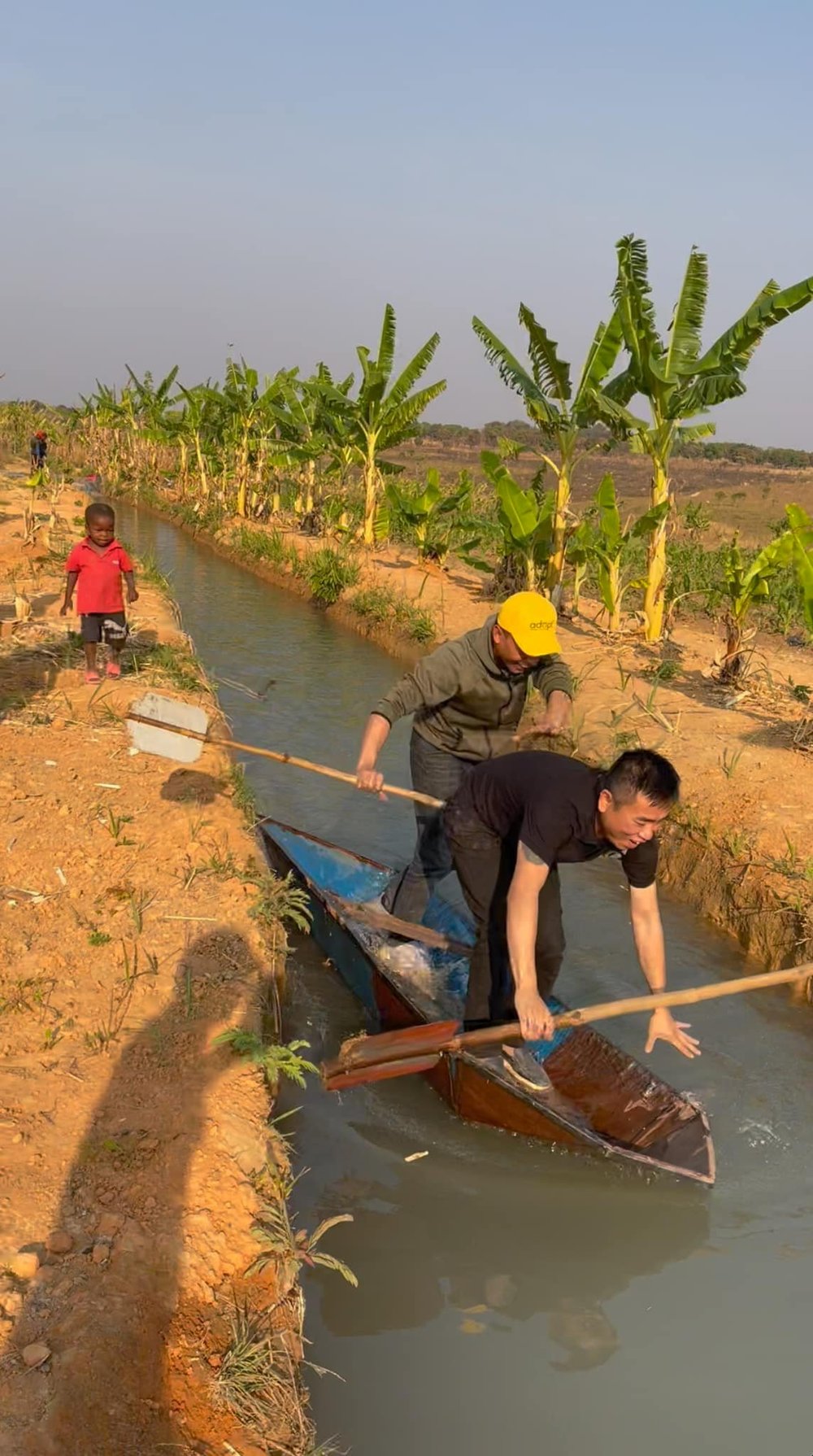  
Chàng trai xứ Nghệ đã cố gắng rất nhiều để xây dựng sự nghiệp riêng ở châu Phi. (Ảnh: Fanpage Team Châu Phi)