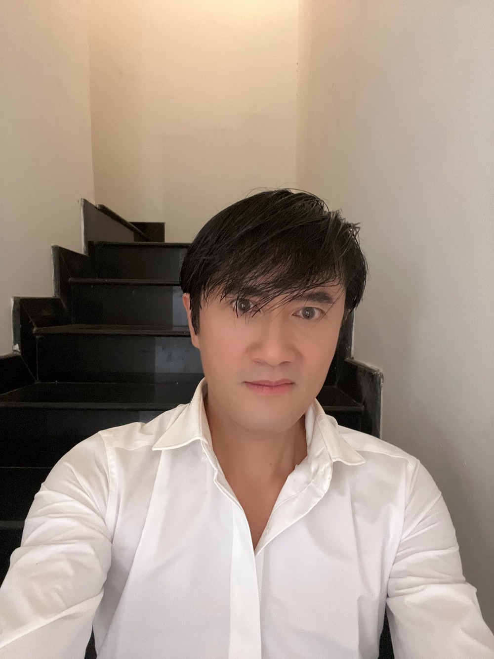  
Ở tuổi U50, nam tài tử vẫn lẻ bóng một mình. (Ảnh: FB Thái San) - Tin sao Viet - Tin tuc sao Viet - Scandal sao Viet - Tin tuc cua Sao - Tin cua Sao