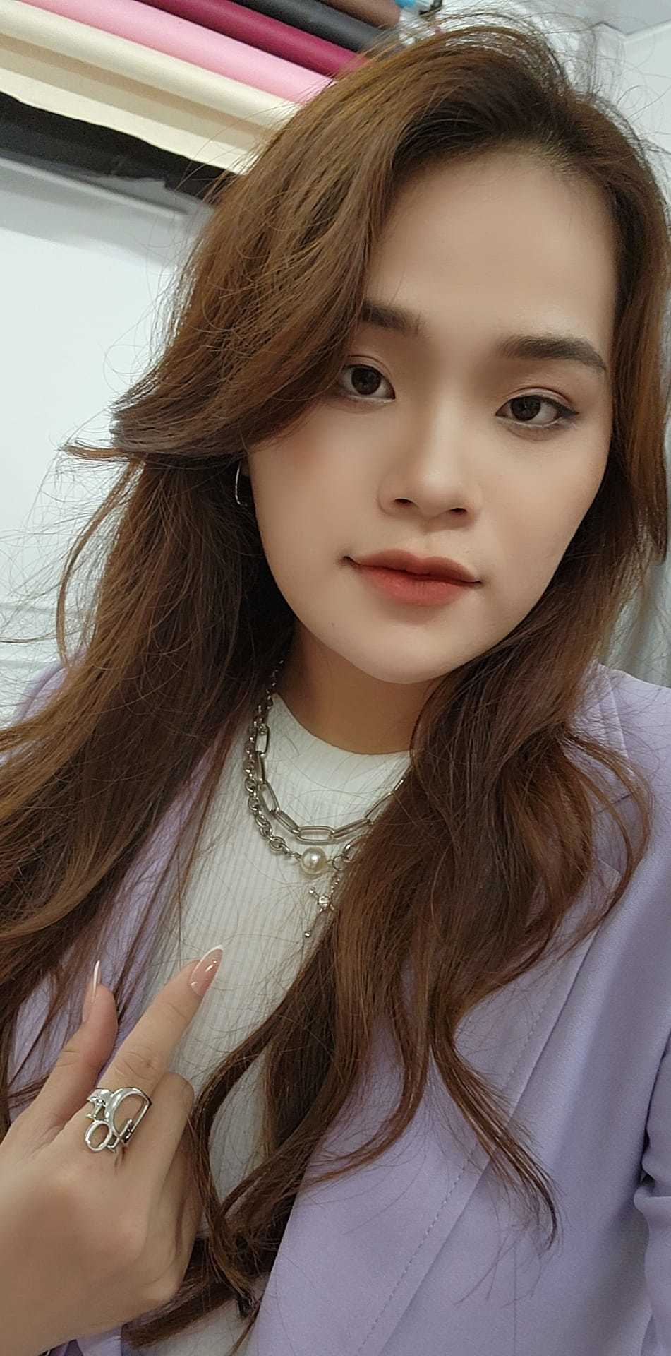 Cô tự ti về phần mũi dù gương mặt đã khá hài hòa. (Ảnh: FB Phạm Ngân Thảo)