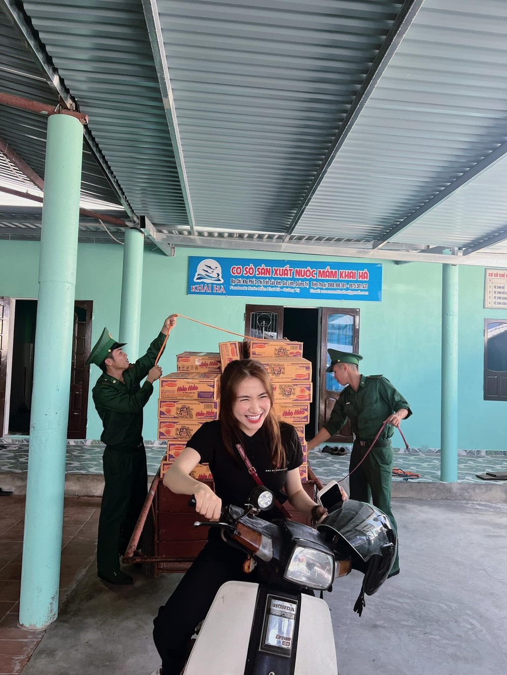  
Nữ ca sĩ tích cực làm từ thiện. (Ảnh: FB Hòa Minzy) - Tin sao Viet - Tin tuc sao Viet - Scandal sao Viet - Tin tuc cua Sao - Tin cua Sao