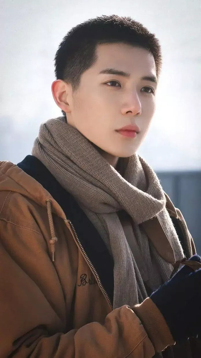    Vương An Vũ trong bộ phim Vai Trái Có Bạn đóng cặp cùng Phạm Thừa Thừa. (Ảnh: Sina)