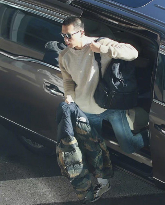    Lý Hiện chuộng phong cách đơn giản, tiện lợi trong cuộc sống ngày thường. (Ảnh: Sina)