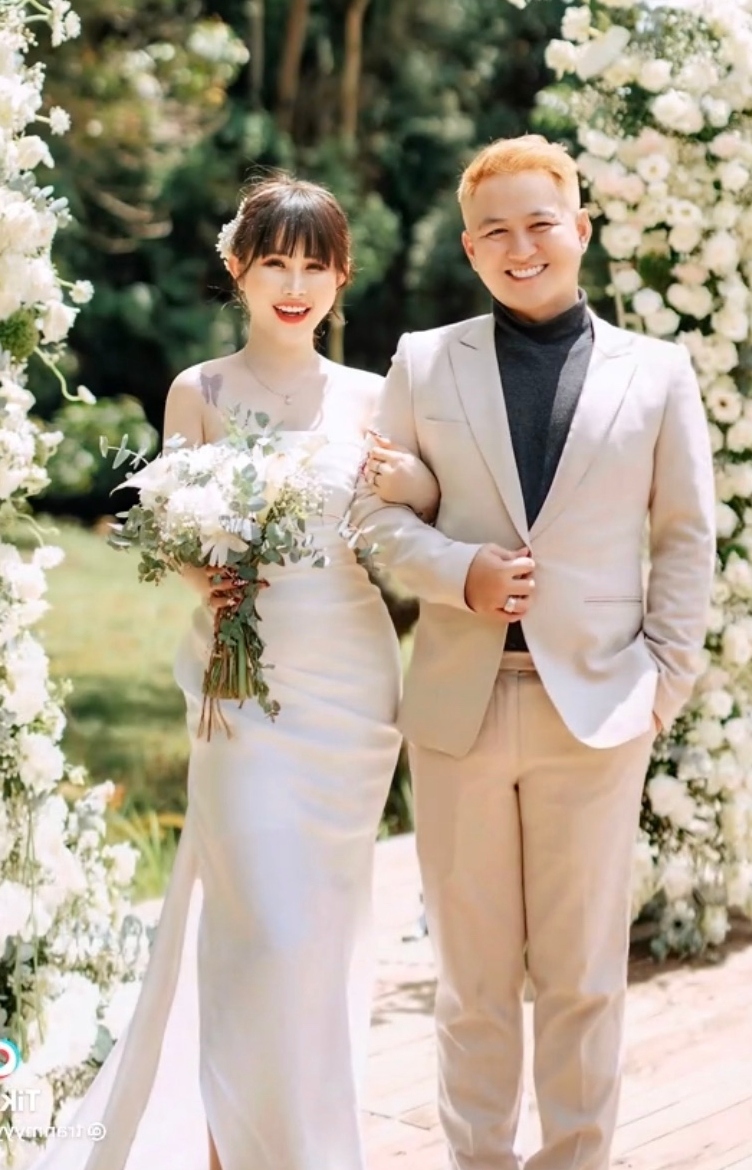 Bộ ảnh cưới nghệ thuật của 2 cặp đôi xăm hình HOT nhất Việt Nam  Tạp Chí Hình  Xăm