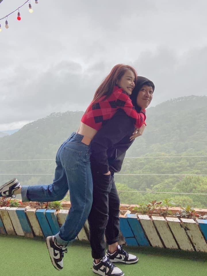  
Trường Giang luôn xem vợ là "nóc nhà". (Ảnh: FB Nabi Nhã Phương) - Tin sao Viet - Tin tuc sao Viet - Scandal sao Viet - Tin tuc cua Sao - Tin cua Sao