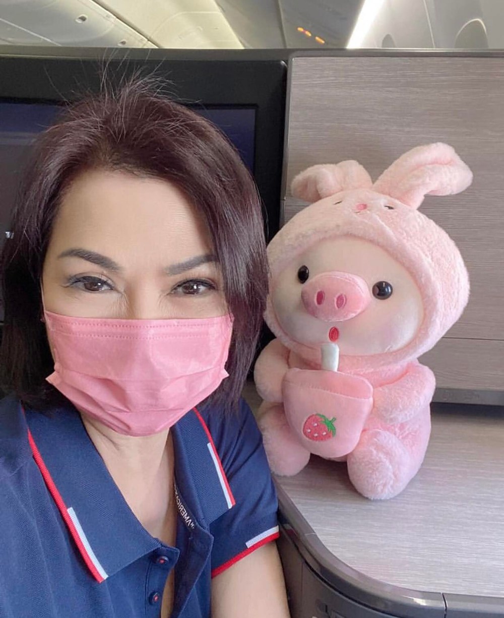  Hình ảnh vui tươi cùng style thời trang trẻ trung của nữ ca sĩ trong buổi tiệc sinh nhật của bạn mình. (Ảnh: phuongloan_beoheo) - Tin sao Viet - Tin tuc sao Viet - Scandal sao Viet - Tin tuc cua Sao - Tin cua Sao