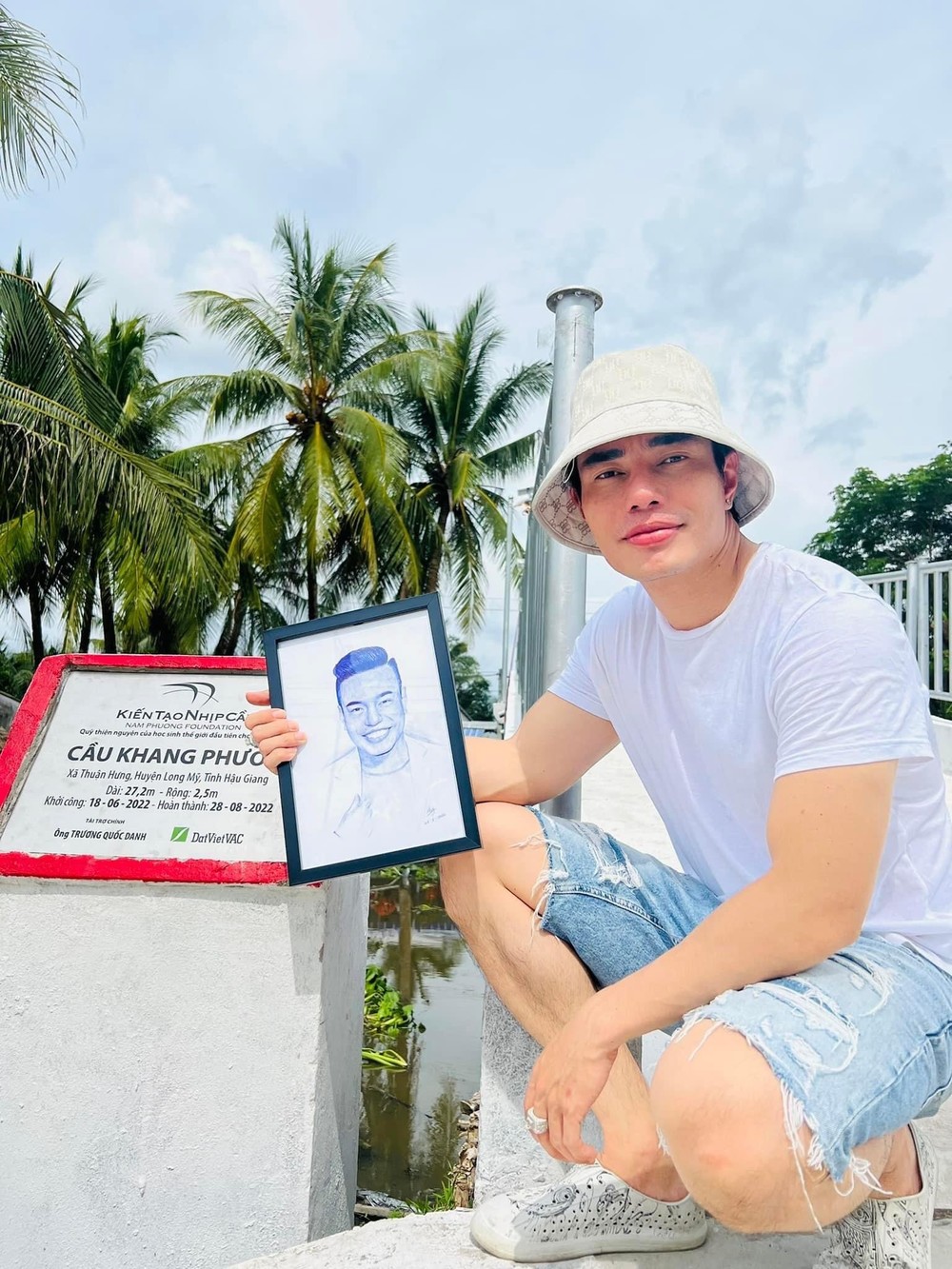  
Nam diễn viên cũng đóng góp xây cầu. (Ảnh: FB Lê Dương Bảo Lâm) - Tin sao Viet - Tin tuc sao Viet - Scandal sao Viet - Tin tuc cua Sao - Tin cua Sao