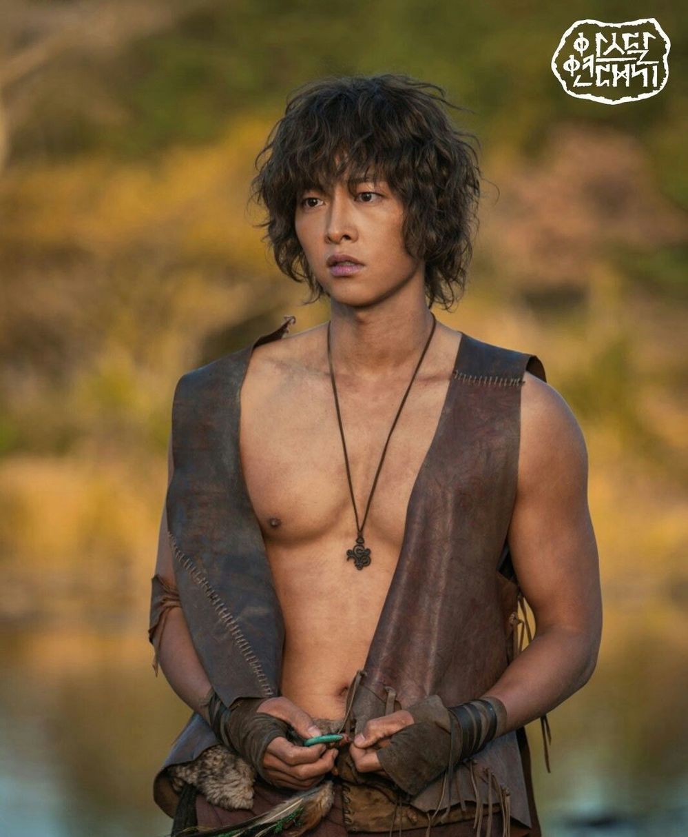  Ngoại hình khác lạ của Song Joong Ki trong bộ phim Arthdal Chronicles. (Ảnh:Pinterest) 