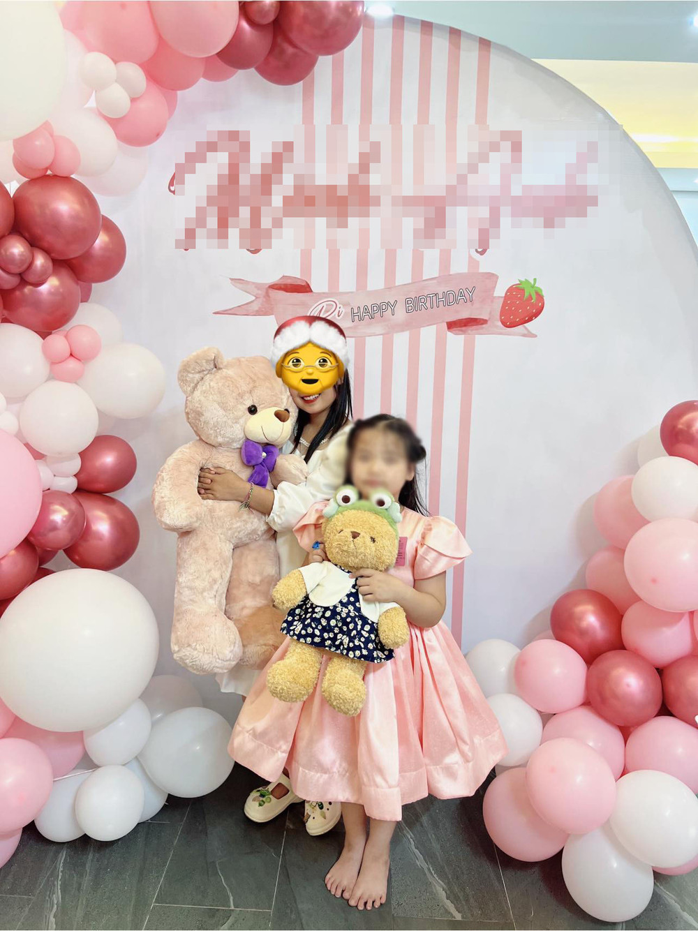  
Phúng Phính vẫn đang ở thành phố, chưa về Hà Giang như nhiều người nghĩ. (Ảnh: FB Mua Thị Dua)