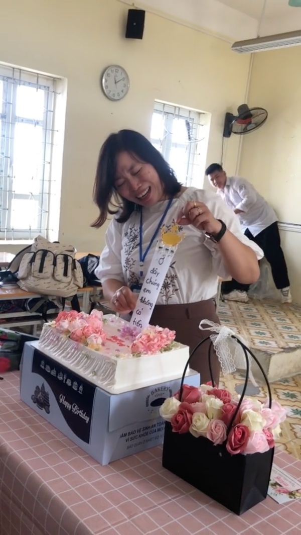 Bánh kem sữa trái cây tươi  Món quà sinh nhật dành tặng cho cô giáo M18   FRIENDSHIP CAKES  GIFT
