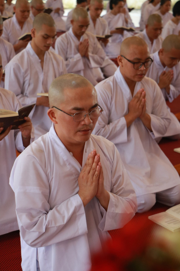  Hình ảnh MC Đại Nghĩa khi tham gia khóa tu gieo duyên tại chùa Huyền Không. (Ảnh: FB Đại Nghĩa Fanpage) - Tin sao Viet - Tin tuc sao Viet - Scandal sao Viet - Tin tuc cua Sao - Tin cua Sao