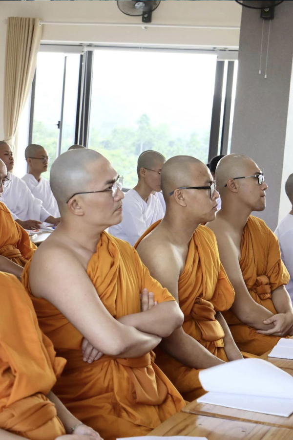  Trong khoảng thời gian tại chùa Huyền Không, anh đã có những trải nghiệm như một người xuất gia. (Ảnh: FB Đại Nghĩa Fanpage) - Tin sao Viet - Tin tuc sao Viet - Scandal sao Viet - Tin tuc cua Sao - Tin cua Sao