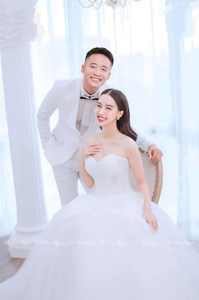  
Quang Linh và Thuỳ Tiên được người hâm mộ ghép ảnh cưới. (Ảnh: Fangape T.C)