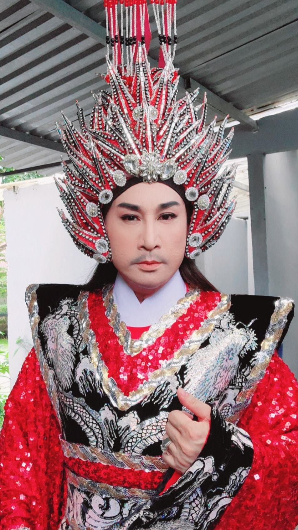  
Nghệ sĩ cũng sở hữu cho mình lượng người hâm mộ đông đảo. (Ảnh: FB Kim Tử Long) - Tin sao Viet - Tin tuc sao Viet - Scandal sao Viet - Tin tuc cua Sao - Tin cua Sao