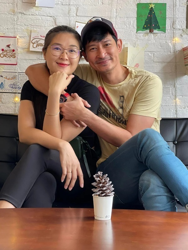  
Huy Khánh hiện đang hạnh phúc bên bà xã Mạc Anh Thư. (Ảnh: FB Trần Phan Huy Khánh) - Tin sao Viet - Tin tuc sao Viet - Scandal sao Viet - Tin tuc cua Sao - Tin cua Sao