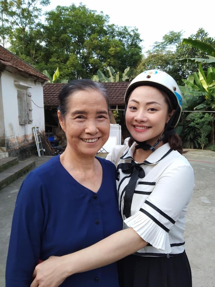  
Bà "chuyên" đảm nhận những vai diễn nông dân nghèo khổ. (Ảnh: VFC) - Tin sao Viet - Tin tuc sao Viet - Scandal sao Viet - Tin tuc cua Sao - Tin cua Sao