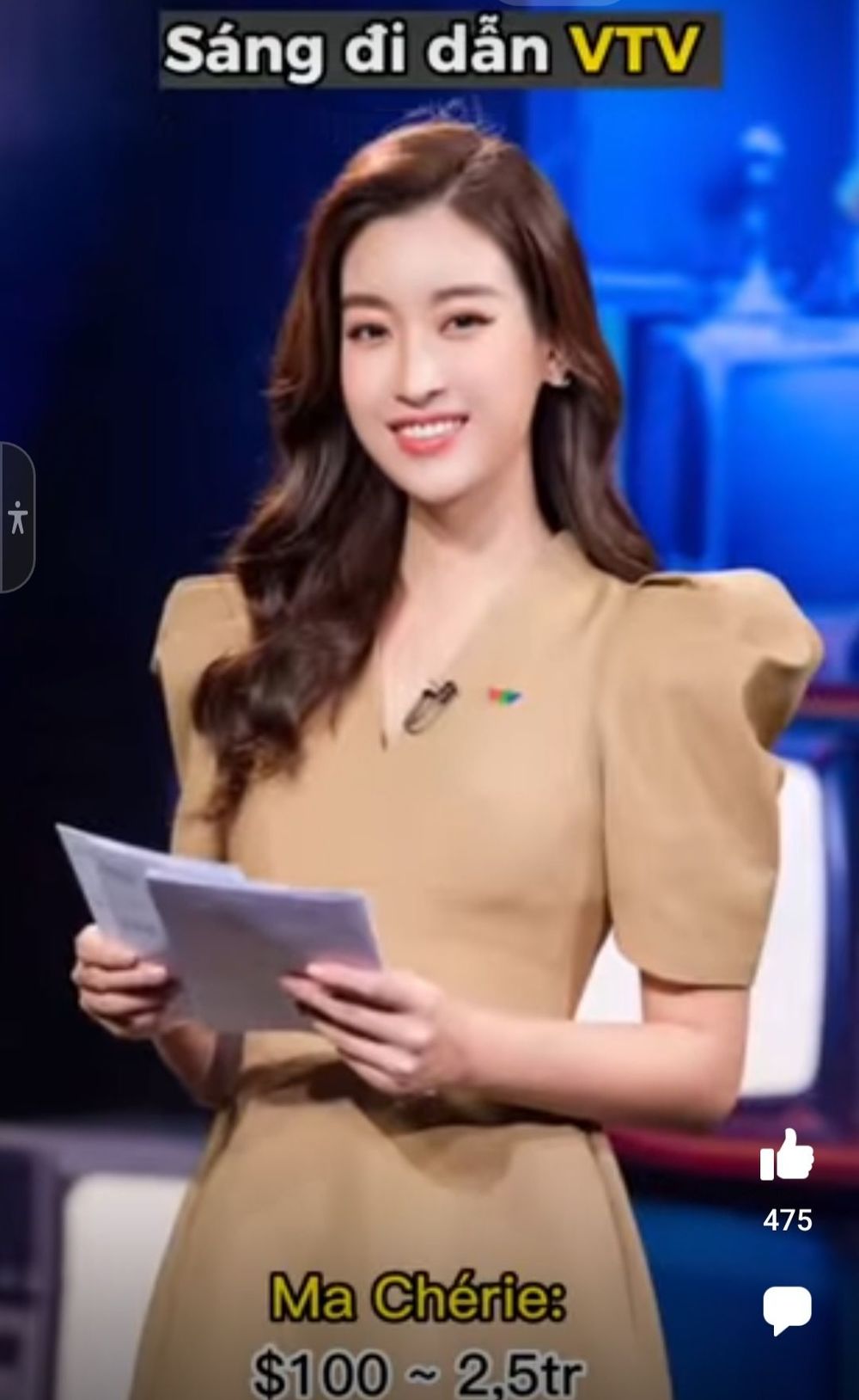 Không chỉ đồng hồ, quần áo diện thường ngày khi đi làm của Đỗ Mỹ Linh tuy đơn giản nhưng cũng có giá trị khá cao. (Ảnh: Chụp màn hình FB TSDK) - Tin sao Viet - Tin tuc sao Viet - Scandal sao Viet - Tin tuc cua Sao - Tin cua Sao