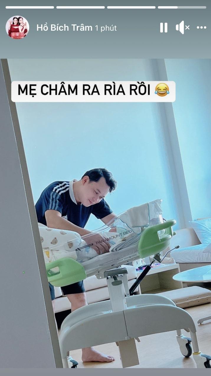  
Hồ Bích Trâm cho biết cô bị "ra rìa" khi chồng quá cưng con trai. (Ảnh: FB Hồ Bích Trâm) - Tin sao Viet - Tin tuc sao Viet - Scandal sao Viet - Tin tuc cua Sao - Tin cua Sao