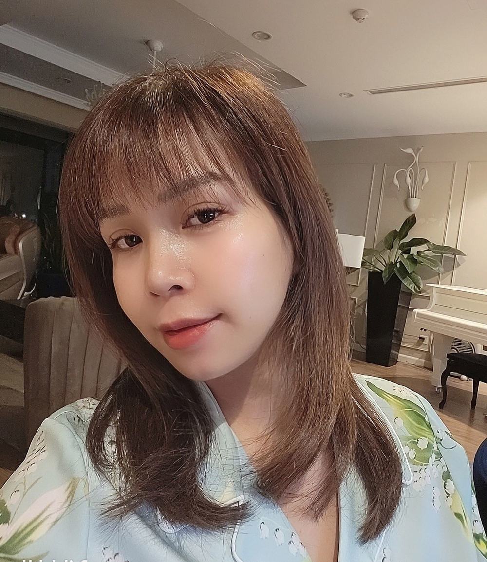  
Mới sinh xong nhưng vợ Mạnh Trường vẫn khá rạng rỡ. (Ảnh: FB Phuong Pham) - Tin sao Viet - Tin tuc sao Viet - Scandal sao Viet - Tin tuc cua Sao - Tin cua Sao