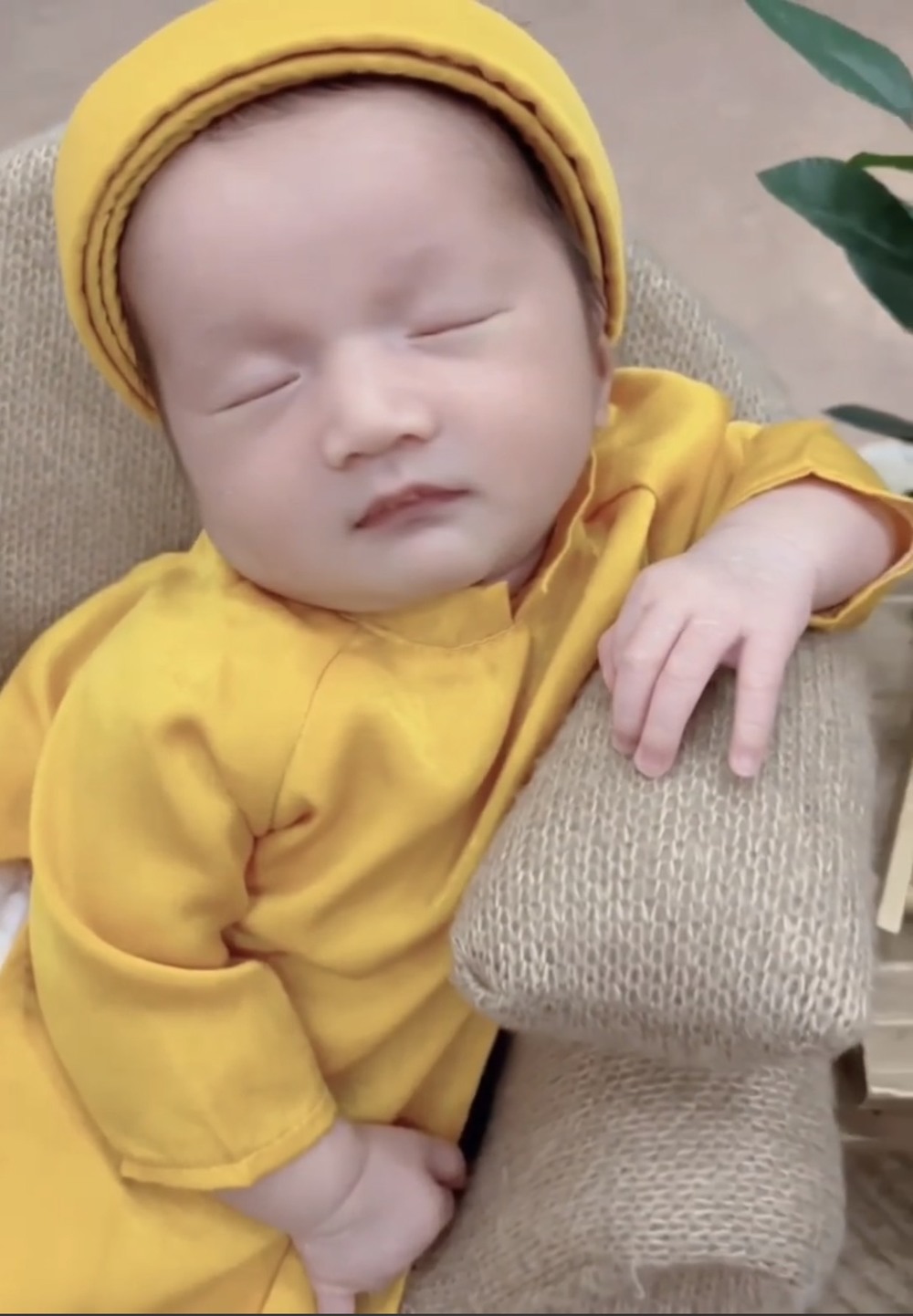 Cậu nhóc Ka Ka vô cùng kháu khỉnh. (Ảnh: FB Ka Ka - Muội Muội)