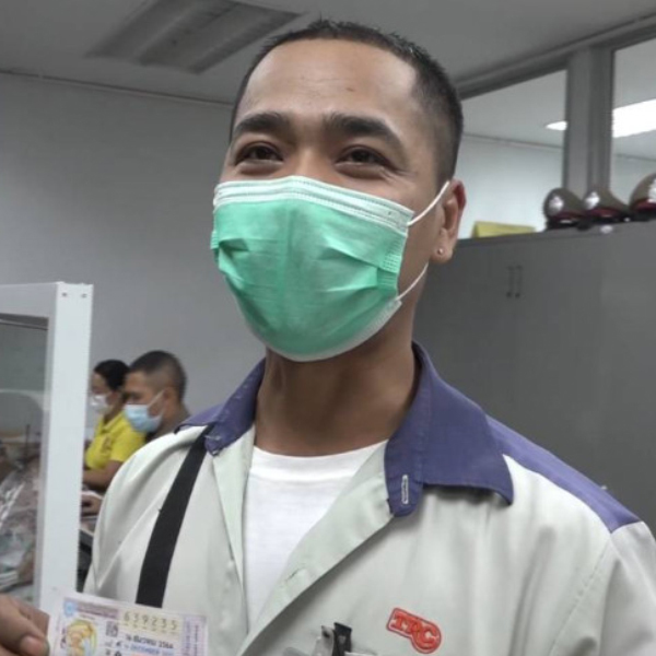  
Chàng trai sẽ dành 1 khoản để báo hiếu bố mẹ và làm từ thiện. (Ảnh: today.line.me)