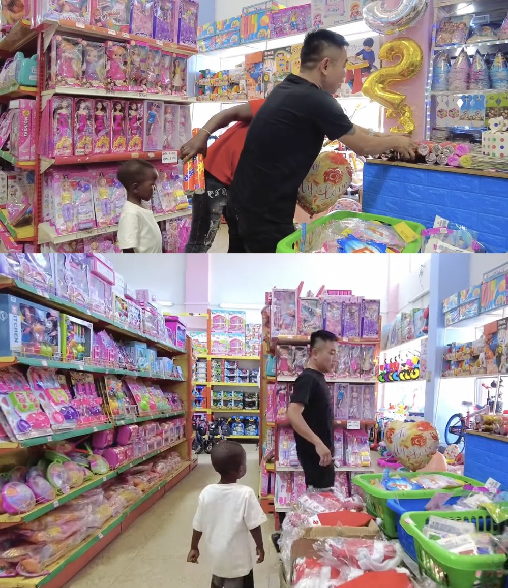  Anh Tiến đưa Lôi Con đi chọn quà cho Quang Linh. (Ảnh: Chụp màn hình Nguyễn Tiến - Cuộc Sống ở Châu Phi)
